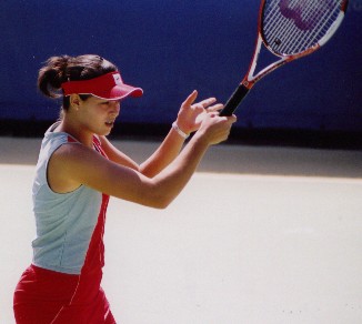 Ana Ivanovic won her first WTA Tour title Saturday with a 7-5, 6-1 win over Melinda Czink at the Canberra Classic.