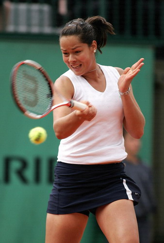 Ana Ivanovic of Serbia & Montenegro in action during her fourth round match against Francesca Schiavone of Italy during the eighth day of the French Open at Roland Garros on May 30, 2005 in Paris, France