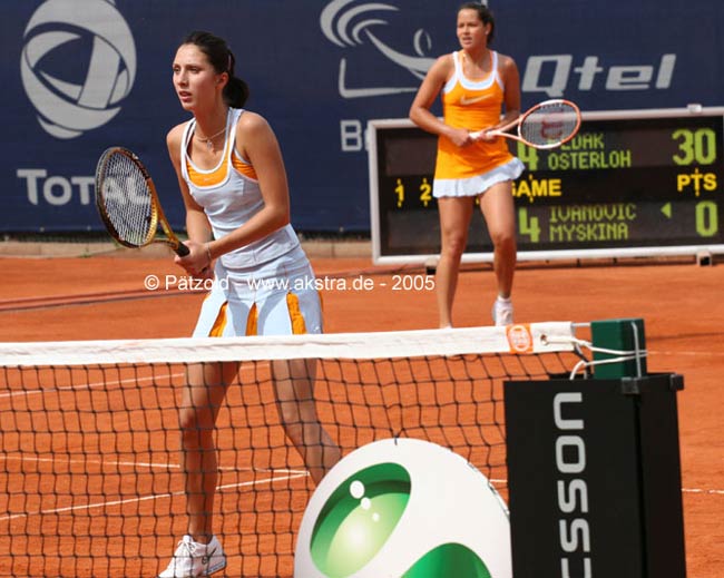 Ana Ivanovic with Anastasia Myskina  defeats  Yuliana Fedak and Lilia Osterloh   with score 4:6 6:2 6:1