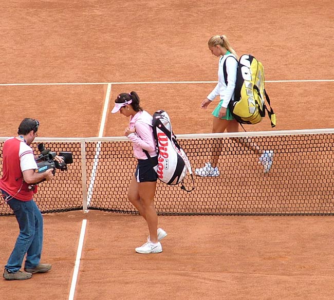 Ana Ivanovic  and Tatiana Golovin   go to the court