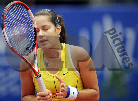 Ana Ivanovic reacts after losing a point to Switzerland's Patty Schnyder during their Linz Open semi-final tennis match in Linz, Austria October 29, 2005. Schnyder won the match 7-5 6-2. 