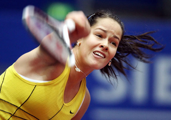 Ana Ivanovic serves the ball to France's Tatiana Golovin during their Linz Open quarterfinal tennis match in Linz, Austria, October 28, 2005. Ivanovic won 7-5 6-3.