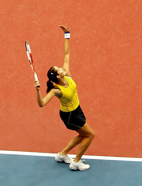 Ana Ivanovic serves the ball to France's Tatiana Golovin during their Linz Open quarterfinal tennis match in Linz, Austria, October 28, 2005. Ivanovic won 7-5 6-3.