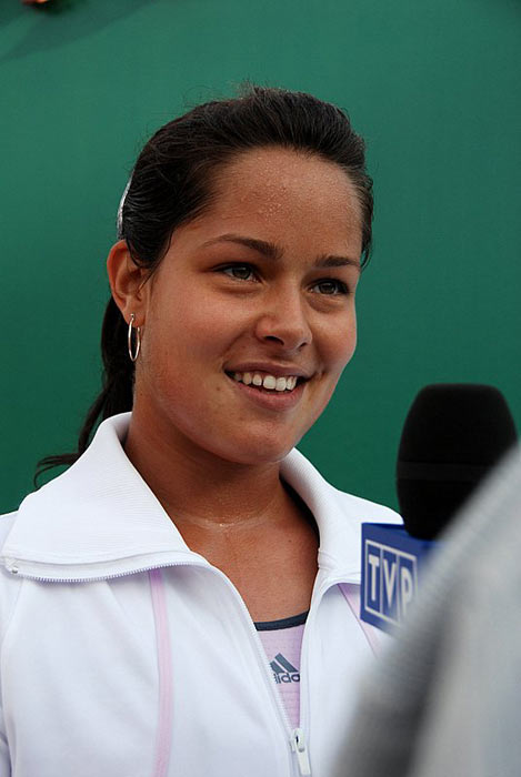 Ana Ivanovic win 1st round match against Marta Domachowska from Poland with score 6:4 7:5, 02 May 2006 in Warsaw. 