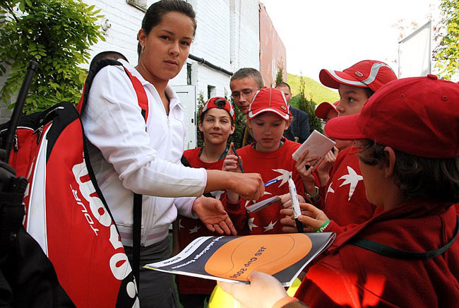 Ana Ivanovic and her fans after 1st round match, 02 May 2006 in Warsaw. Ana win 6:4 7:5