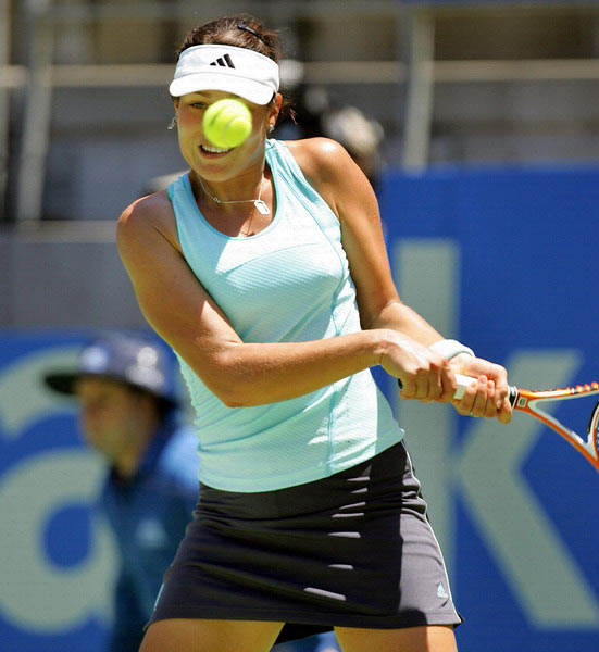 Ana Ivanovic during their quarterfinal match against Svetlana Kuznetsova of Russia at the Sydney International tennis tournament January 11, 2006. Kuznetsova defeated Ivanovic 7-6 6-3. 