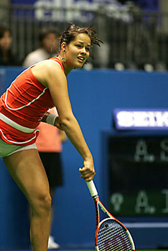 Ana Ivanovic of Serbia and Montenegro service to Japan's Ai Sugiyama during their first round match at the Pan Pacific Open tennis tournament in Tokyo January 31, 2006. 